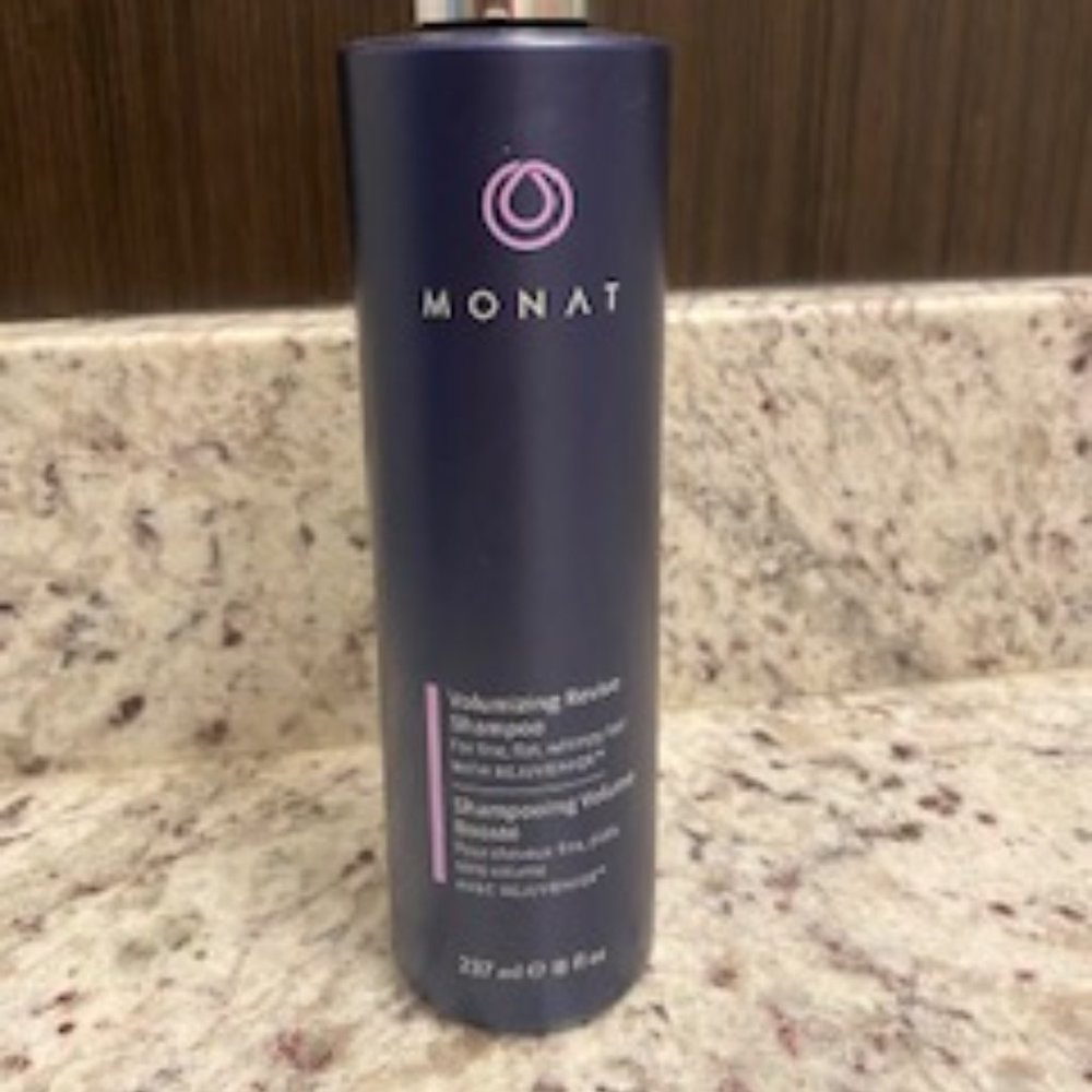 Monat Volumizing Revive Shampoo